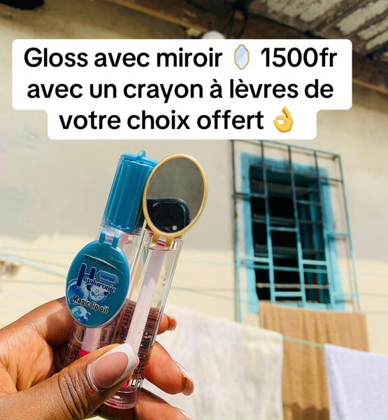 Gloss à lèvres avec miroir