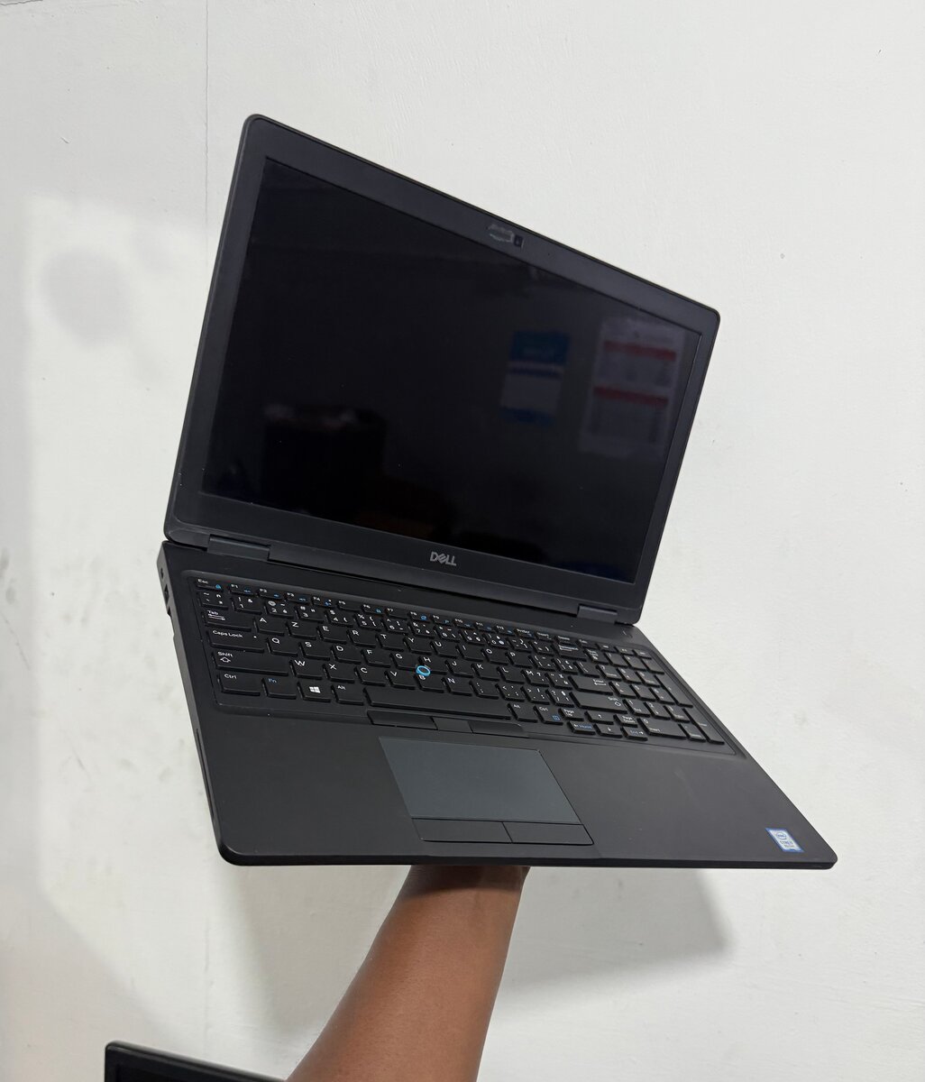 DELL LATITUDE E5590 CORE i7