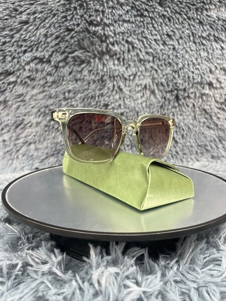 Lunettes de Soleil Élégantes