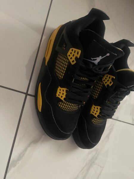 Jordan 4 authentique