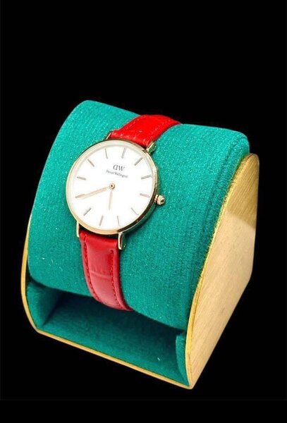 Montre élégante en cuir