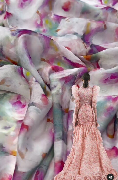 Красивая лёгкая ткань Тенсель батист с узором для пошива одежды