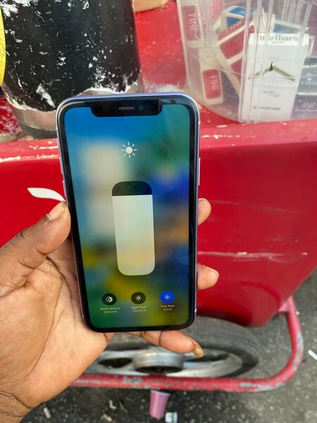 11 simple 64go quasi neuf bon prix