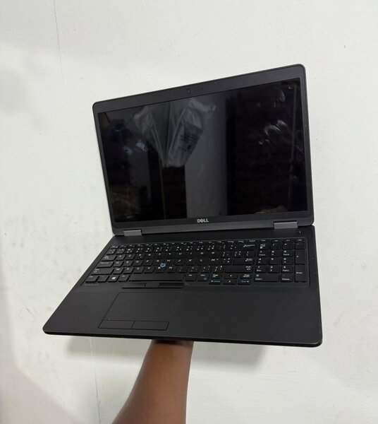 DELL LATITUDE E5570 CORE i7