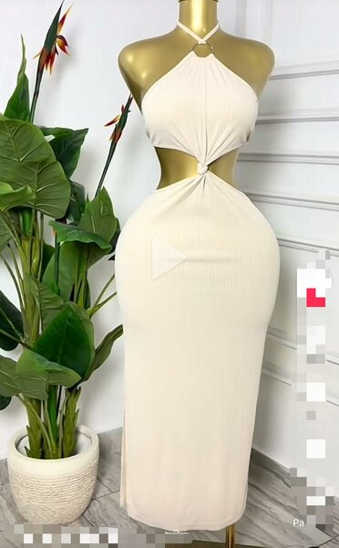 Robe élégante dos nu