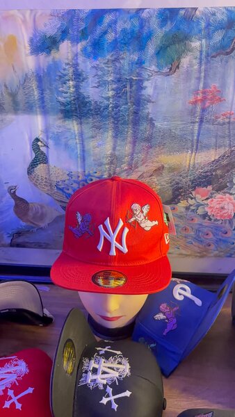 Casquette rouge brodée NY