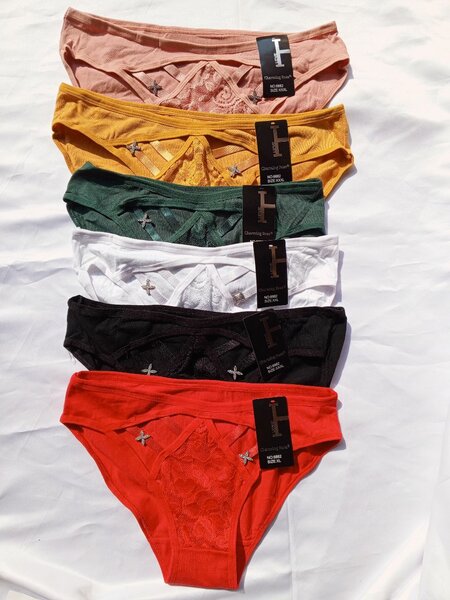 Culottes en dentelle élégantes