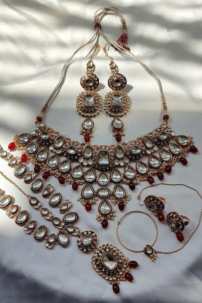 Ladies wedding set necklace and earrings