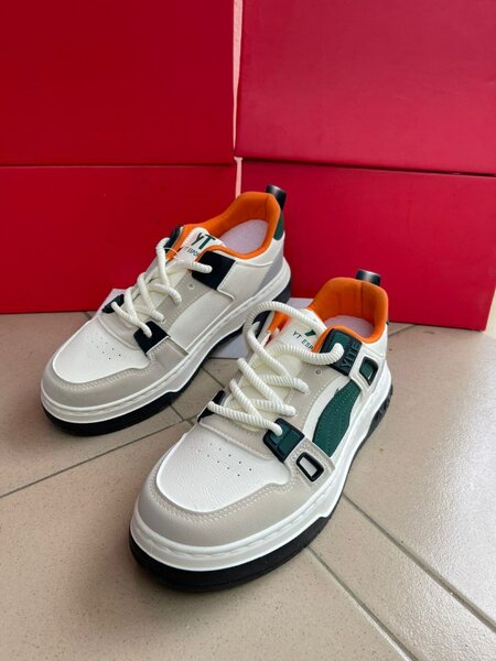 Baskets modernes confortables