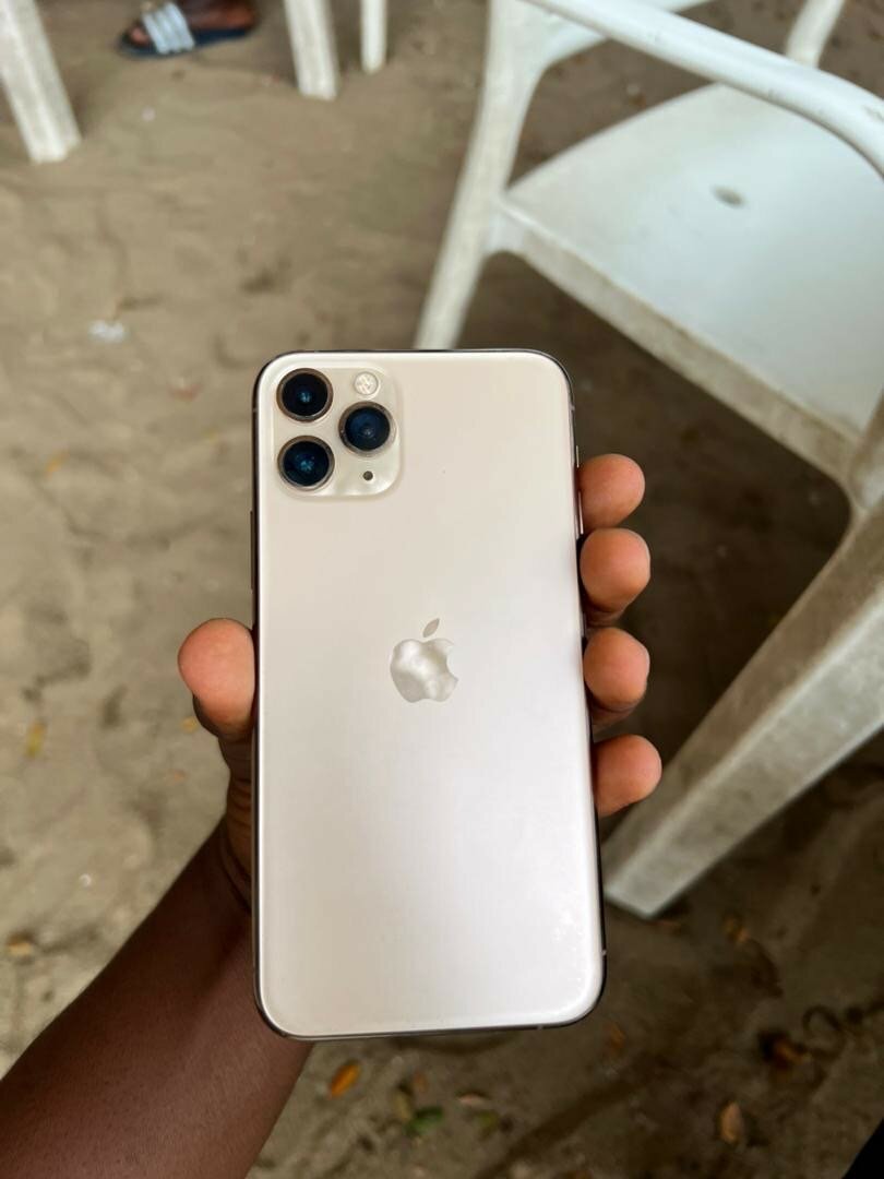 iPhone 11 Pro  argent