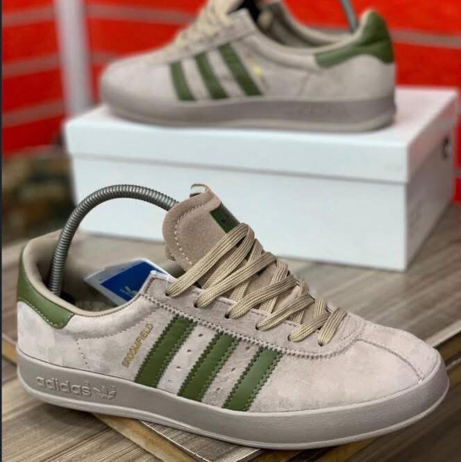 Sneakers en daim vert Adidas