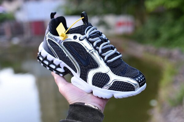 NIKE Air Zoom Authentique