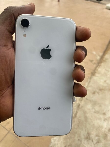 iPhone XR Blanc, sans Face ID