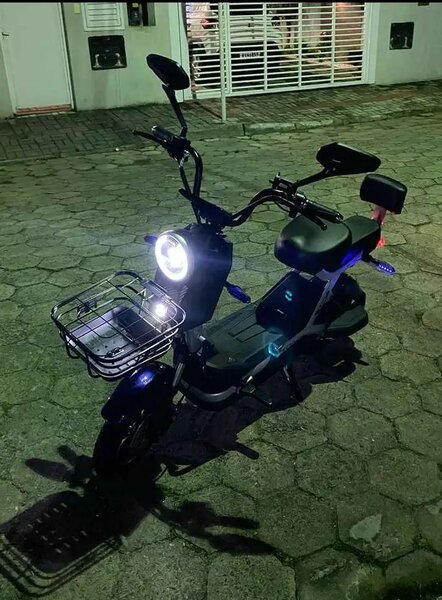 Trottinette électrique pliable