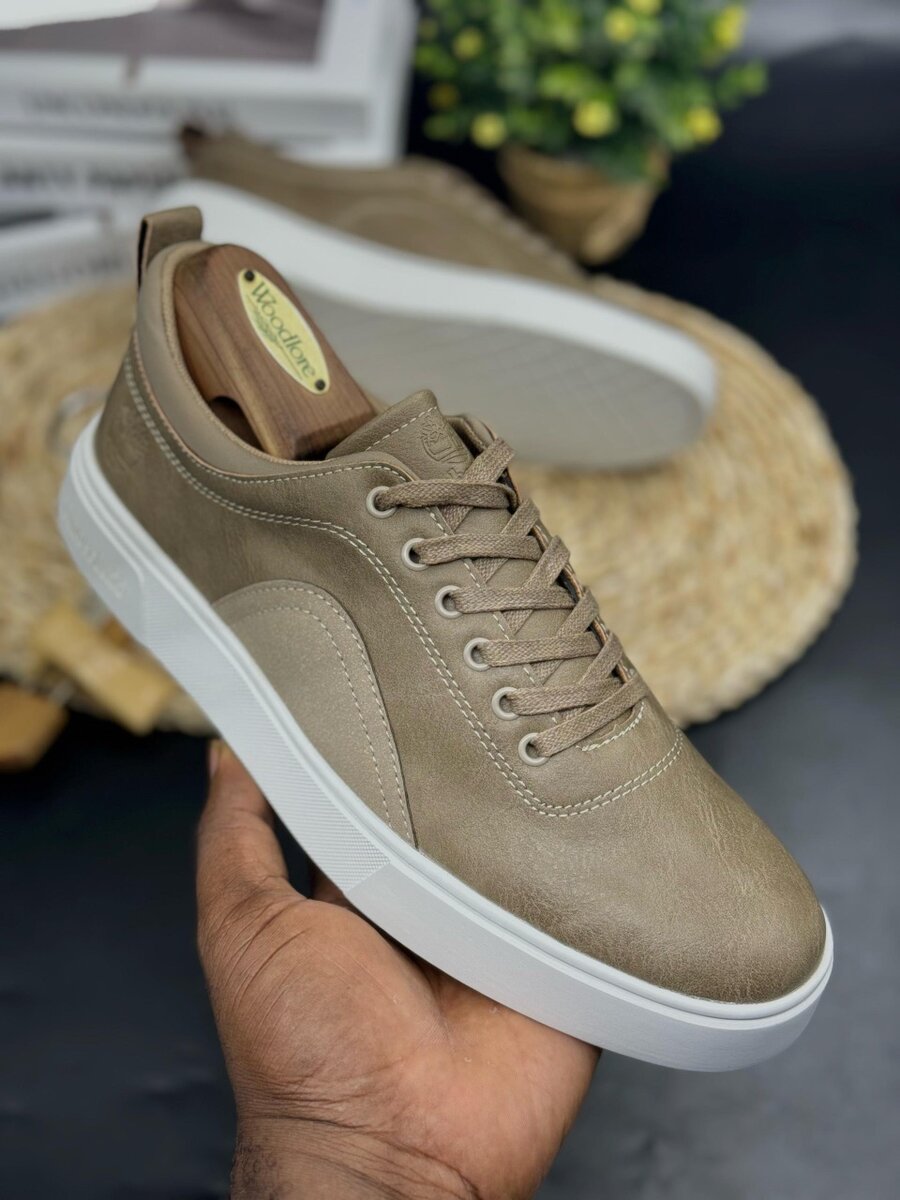 TIMBERLAND BEIGE AND WHITE