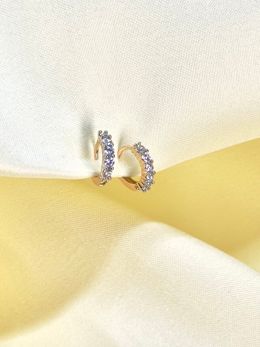 Boucles d'oreilles dorées élégantes