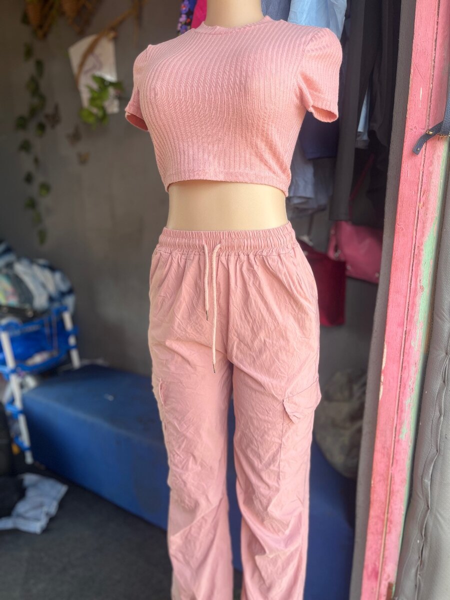 cargo avec haut sauter