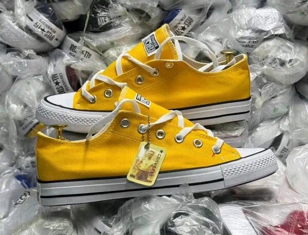 All Star Converse jaunes vives