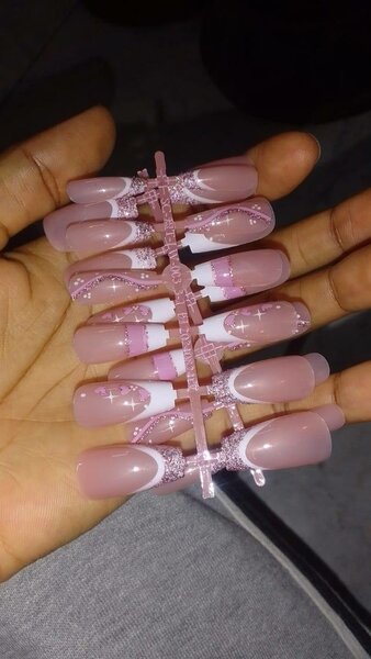 Faux Ongles Roses Élégants