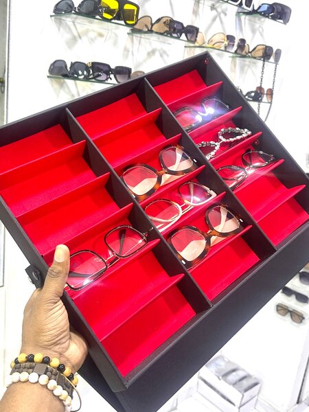 Boîte de rangement pour lunettes