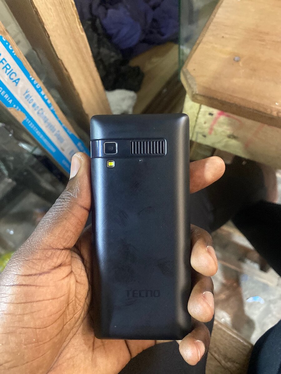 Téléphone Portable Tecno T528