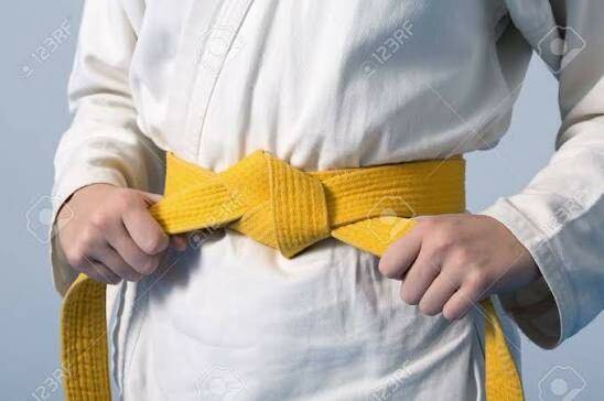 Ceinture jaune de karaté