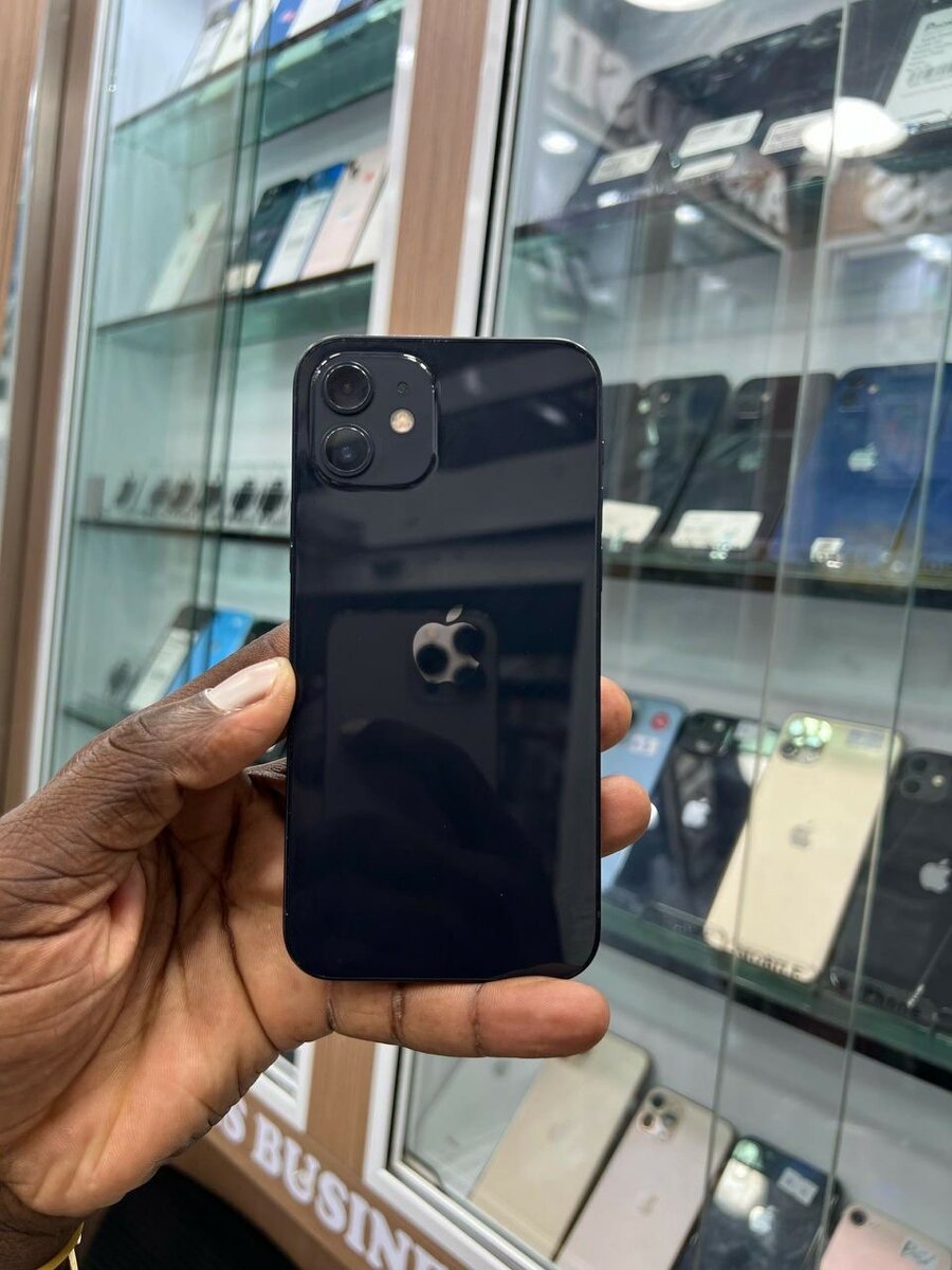 iPhone 12 64go quasi neuf