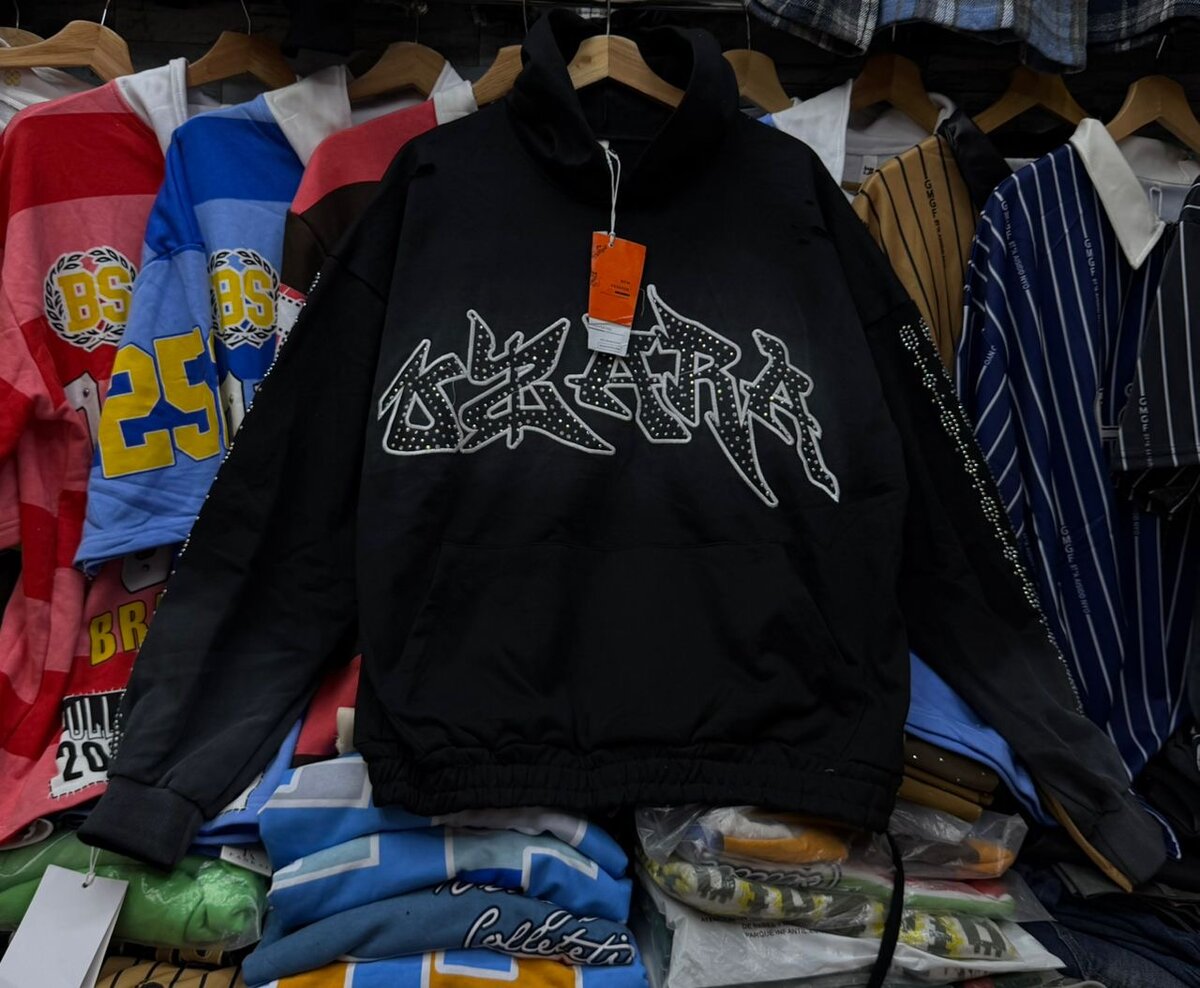 Sweat à capuche graffiti