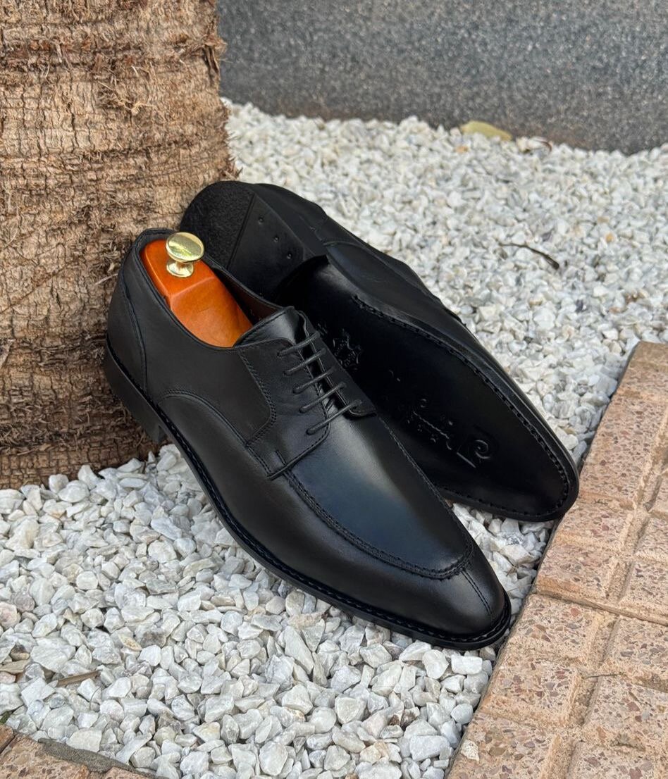 Chaussures habillées en cuir noir