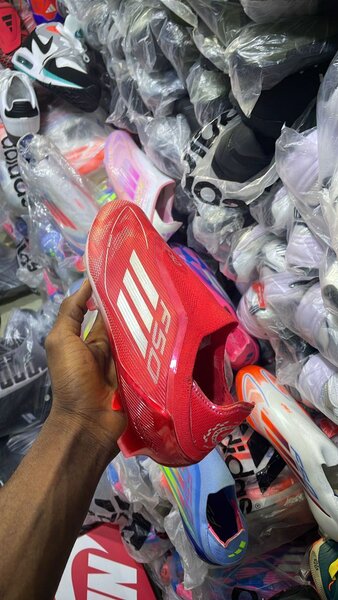 Chaussures de football F50