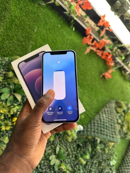 iPhone 12 simple second main