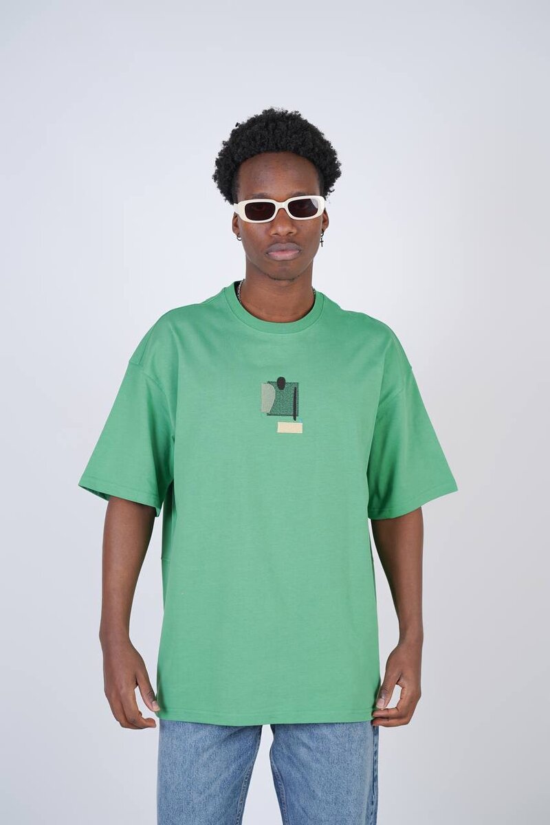 T shirt green
