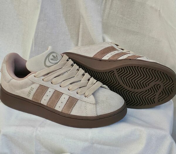 Мягкие ,качественные кроссовки