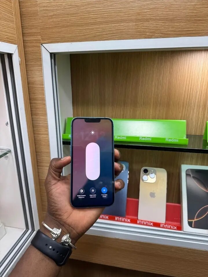 iPhone 13 Bleu Brillant