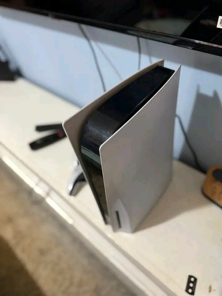 Console PS5 avec manettes