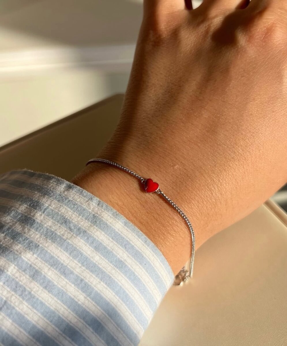 Браслет с красным сердцем из серебра 925-пробы