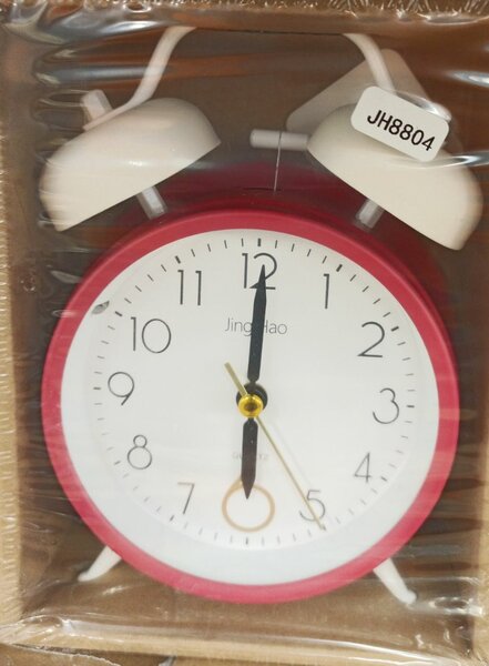 Réveil classique rouge élégant