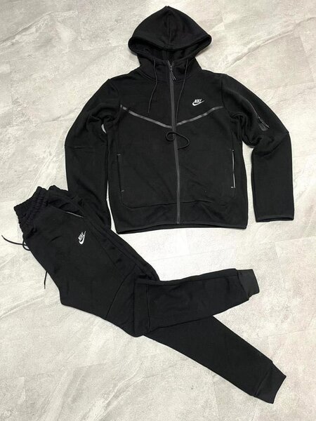 Nike tech