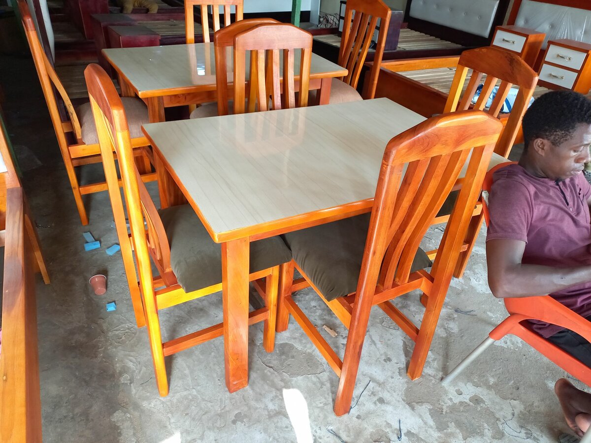 Table a manger 4 chaises en fornica