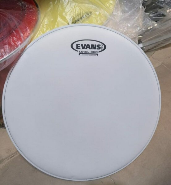 Peaux de tambour Evans et Tama