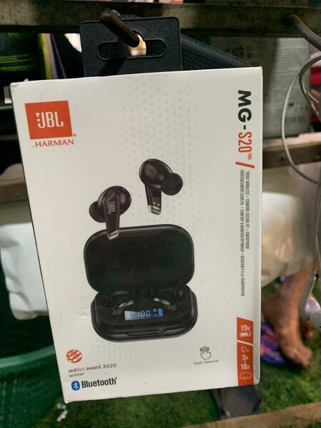 JBL AirPods