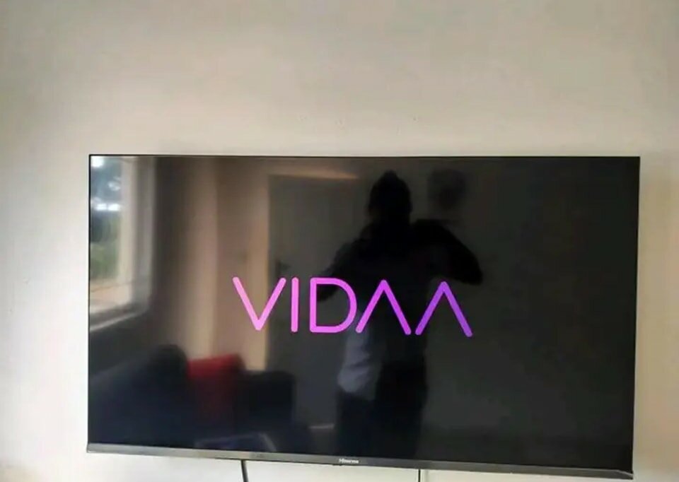  Preowned Hisense 43" smart tv