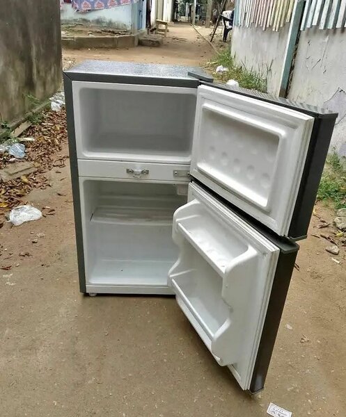 Mini réfrigérateur compact noir