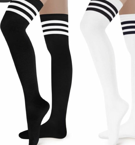 Bas à rayures noires et blanches