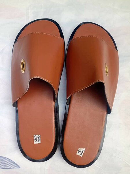 Sandales en cuir marron