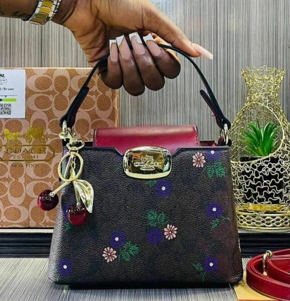 Sac à main floral élégant