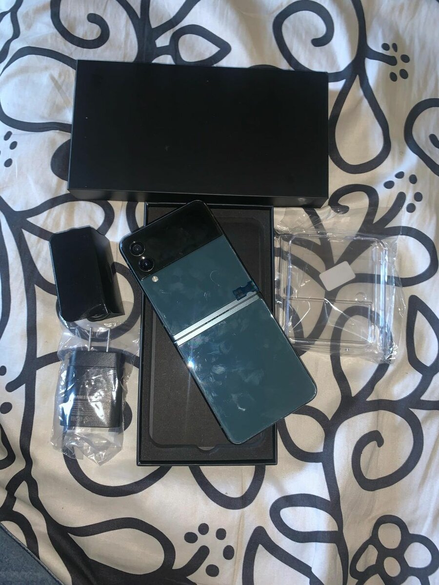 Samsung galaxy Z flip 3 5G