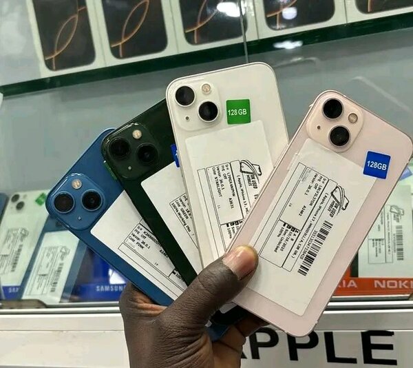 iPhone 13 - 128GB déverrouillé