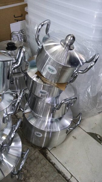 Batterie de cuisine en acier inoxydable