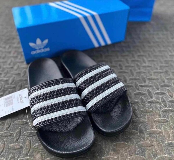 Adidas Adilettes
